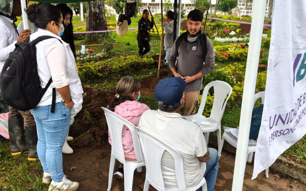 Durante dos años, el equipo de profesionales de la Unidad de Búsqueda de Personas dadas por Desaparecidas (UBPD) trabajó en la investigación humanitaria y extrajudicial para documentar seite sitios de interés forense y la posterior recuperación de 10 cuerpos, de los cuales 4 fueron inhumadas como cuerpos no identificación (CNI) y seis personas como cuerpos identificados no reclamados (CINR), entre el 2011 y 2015. Todos indígenas, afrocolombianos o campesinos.