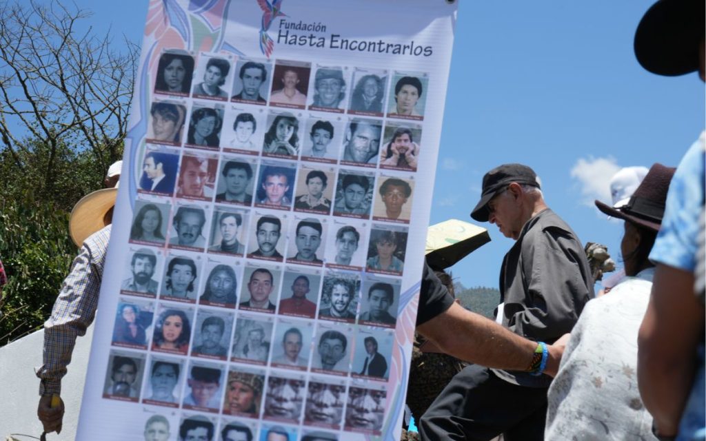 Después de 22 años de incertidumbre, la familia Pesca pudo finalmente despedir a Arnulfo. El joven, cuya desaparición fue presenciada por la comunidad de Mongua en 2004, regresó a su tierra para recibir una entrega digna.