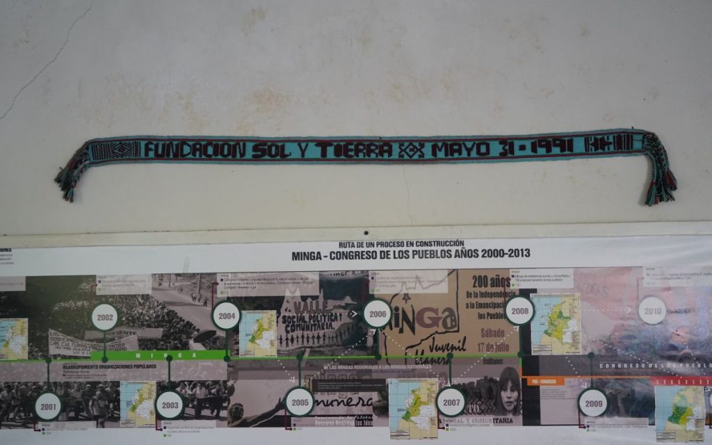 Carmen, Carlos y Yamid hacen parte de una de las dos familias presentes en la acción humanitaria de intervención al cementerio veredal de Gualoto, Rosas, liderada por el equipo forense e investigativo de la Unidad de Búsqueda de Personas dadas por Desaparecidas (UBPD) en el Cauca y acompañada por Autoridades Indígenas del CRIC, miembros de la Fundación Sol y Tierra y la comunidad campesina de la vereda. 