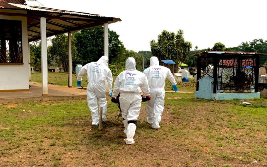 El cementerio municipal de Calamar, en el Guaviare, fue intervenido por segunda vez por la Unidad de Búsqueda de Personas dadas por Desaparecidas (UBPD). En este lugar se abordó un área total de 32 metros cuadraros, consiguiendo la recuperación de ocho cuerpos que corresponderían a personas dadas por desaparecidas en el marco del conflicto armado y de las cuales se tenían tres identidades orientadas y un número igual de familias que por años han esperado respuestas.