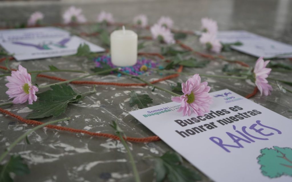 En el cementerio Jardines de San Sebastián de La Plata, en el Huila, una familia oriunda de este municipio realizó, en compañía de representantes de la Unidad de Búsqueda de Personas Dadas por Desaparecidas (UBPD), la Alcaldía municipal y la Personería, la despedida y cierre digno del proceso de búsqueda de su hermano y sobrino, Orlando Medina Camacho, dado por desaparecido hace 22 años.