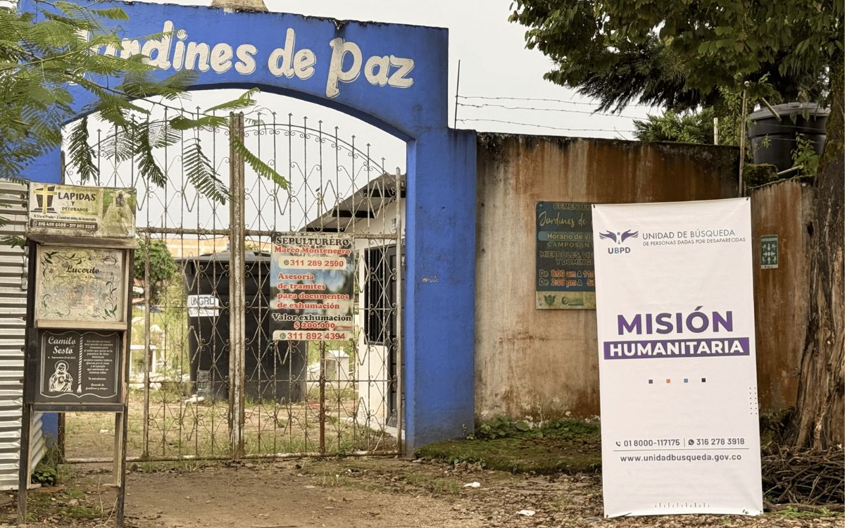 La Unidad de Búsqueda de Personas dadas por Desaparecidas (UBPD) avanza en la tercera fase de intervención humanitaria en el cementerio Jardines de Paz de Puerto Asís, en el Putumayo, un proceso técnico-forense orientado a la recuperación de cuerpos de personas que pudieron ser inhumadas en el marco del conflicto armado en el departamento, así como a la identificación.