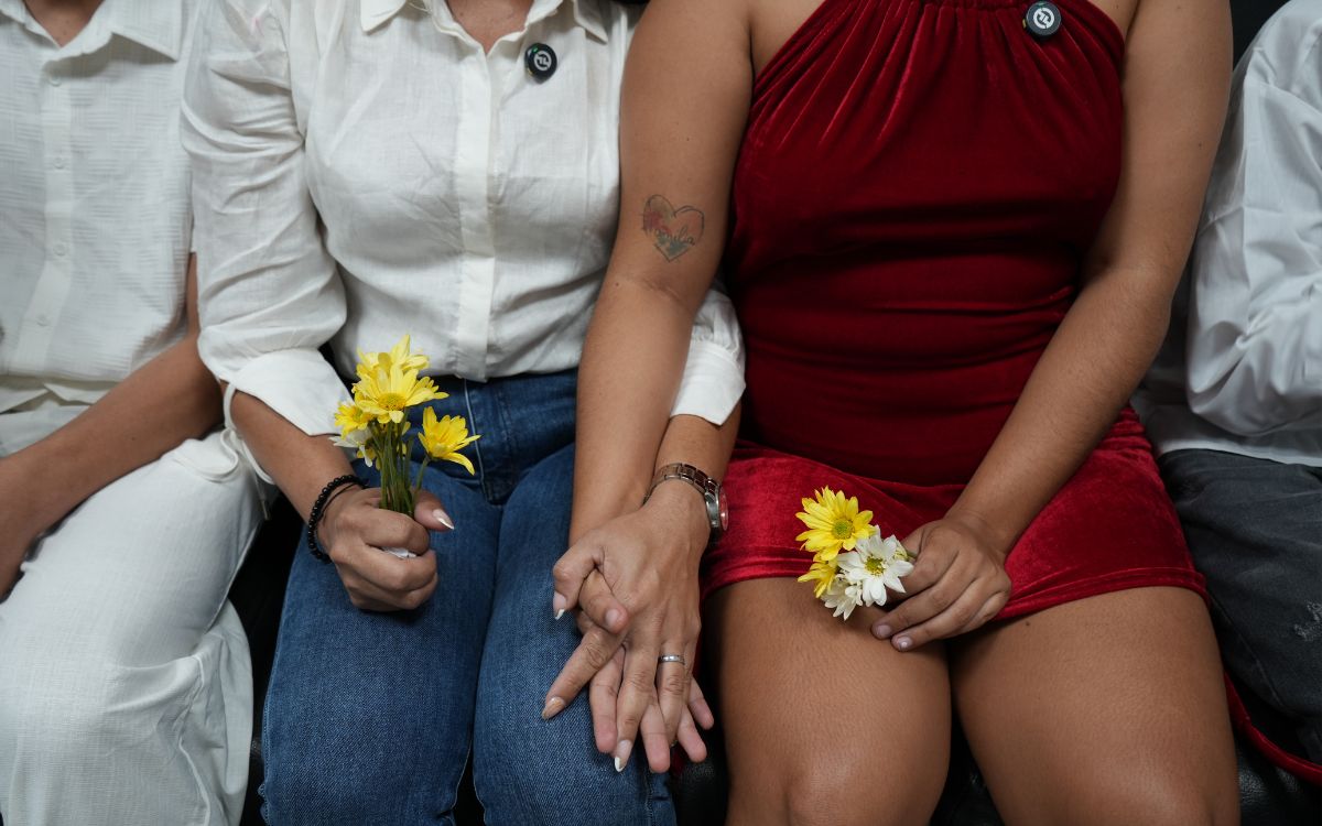 En 2001, en la zona alta del sur de Bolívar y en medio de hechos asociados al conflicto armado, una niña de dos años fue separada de su madre biológica y entregada al cuidado de terceros. Desde entonces, la incertidumbre fue su única compañía: ninguna llamada, ningún rastro, ningún indicio de su paradero.