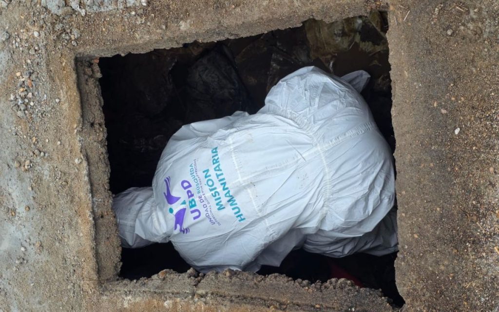 La Unidad de Búsqueda de Personas dadas por Desaparecidas (UBPD), a través del equipo de su en Caquetá, adelanta una intervención humanitaria en el cementerio municipal de Valparaíso. Esta acción, que se desarrolla entre el 6 y el 15 de abril en el marco del Plan Regional de Búsqueda Caquetá Sur, tiene como propósito avanzar en la recuperación de cuerpos de personas dadas por desaparecidas en el contexto del conflicto armado, así como aportar respuestas a familias que continúan en la incertidumbre sobre el paradero de sus seres queridos.