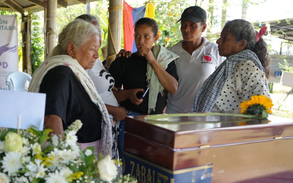 El cuerpo de Pedro fue hallado por la UBPD en Apartadó (Antioquia) y fue entregado a su madre, a sus seis hijos y a sus hermanos en Nuevo Belén de Bajirá. 