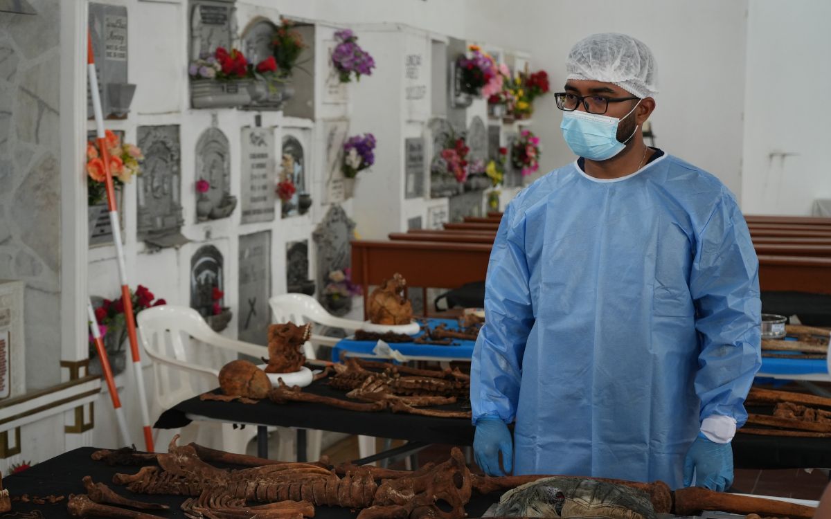 En el Cementerio Municipal de Tame se recuperaron 11 de estos cuerpos, en el marco de la primera intervención forense realizada en este camposanto. Durante 10 días, dos equipos forenses de la UBPD estuvieron a cargo de esta prospección.
