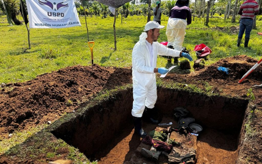 En el marco del Plan Regional de Búsqueda del Bajo Atrato, la Unidad de Búsqueda de Personas Dadas por Desaparecidas (UBPD) realizó su tercera intervención humanitaria en la Cuenca del Río Salaquí, ubicada en el municipio de Riosucio, en el Chocó, dentro del territorio del Consejo Comunitario que lleva el mismo nombre. Esta misión hace parte de un proceso sostenido que ha desarrollado la entidad en coordinación con las autoridades étnico-territoriales y los líderes del sector desde el inicio de las actuaciones de la UBPD en esta población.