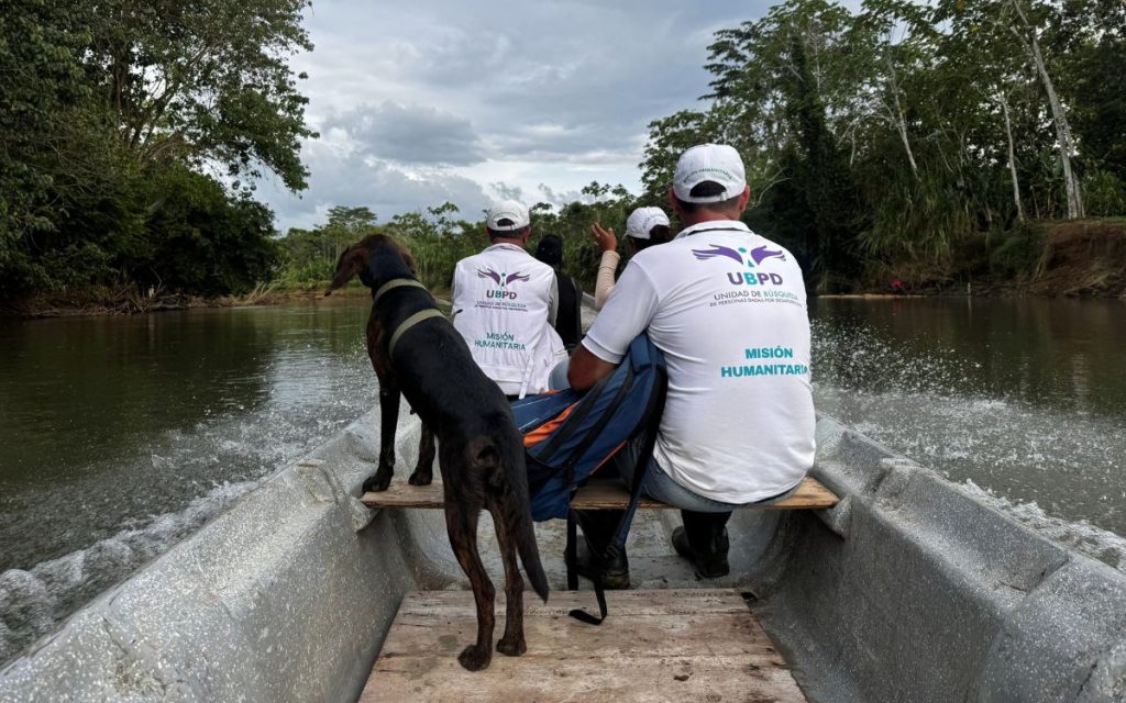En el marco del Plan Regional de Búsqueda del Bajo Atrato, la Unidad de Búsqueda de Personas Dadas por Desaparecidas (UBPD) realizó su tercera intervención humanitaria en la Cuenca del Río Salaquí, ubicada en el municipio de Riosucio, en el Chocó, dentro del territorio del Consejo Comunitario que lleva el mismo nombre. Esta misión hace parte de un proceso sostenido que ha desarrollado la entidad en coordinación con las autoridades étnico-territoriales y los líderes del sector desde el inicio de las actuaciones de la UBPD en esta población.