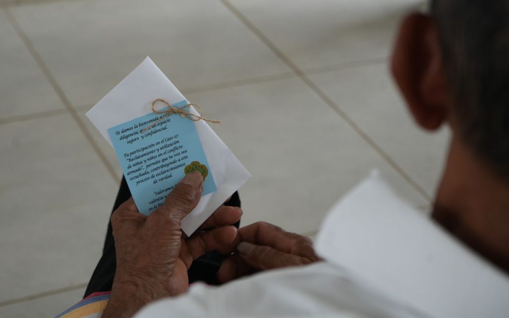 En un acto de profunda solemnidad y respeto, el municipio de Mesetas, en el Meta, fue testigo de la entrega digna del cuerpo de una persona a su familia llanera cuya vida estuvo marcada por las dinámicas del conflicto armado que la llevo a separarse hace más de dos décadas.