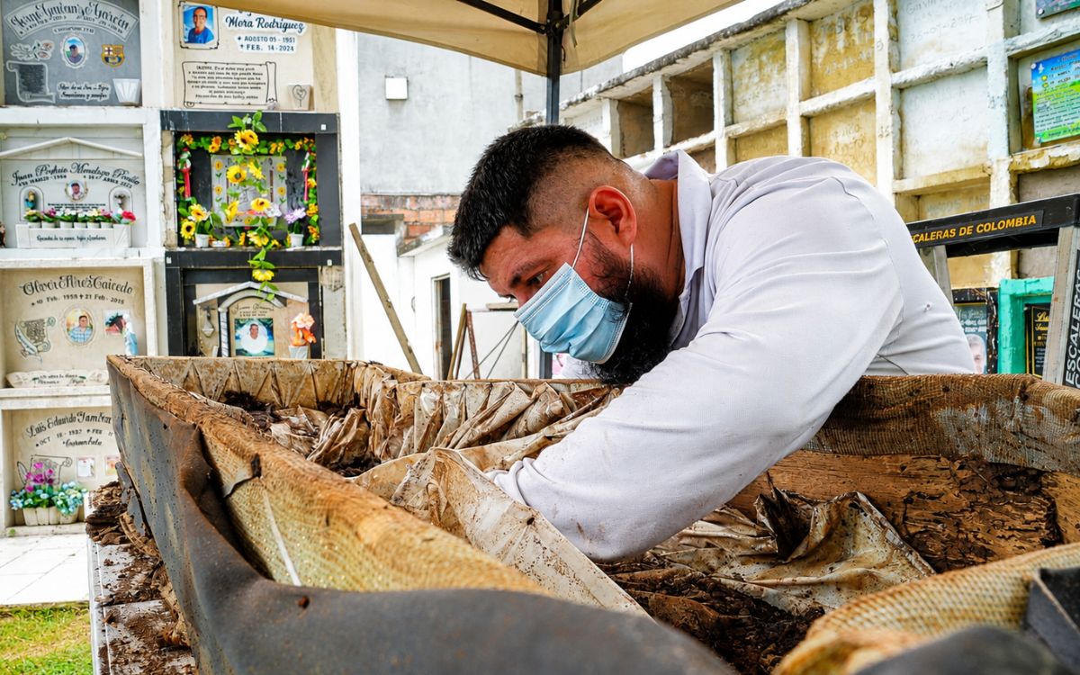 La Unidad de Búsqueda de Personas dadas por Desaparecidas (UBPD) culminó la intervención forense en el cementerio municipal de Santa Rosa del Sur, en el departamento de Bolívar, y logró la recuperación de cuatro cuerpos de personas dadas por desaparecidas en el marco del conflicto armado. De esta manera la entidad descarta ese camposanto como sitio de interés para la búsqueda.