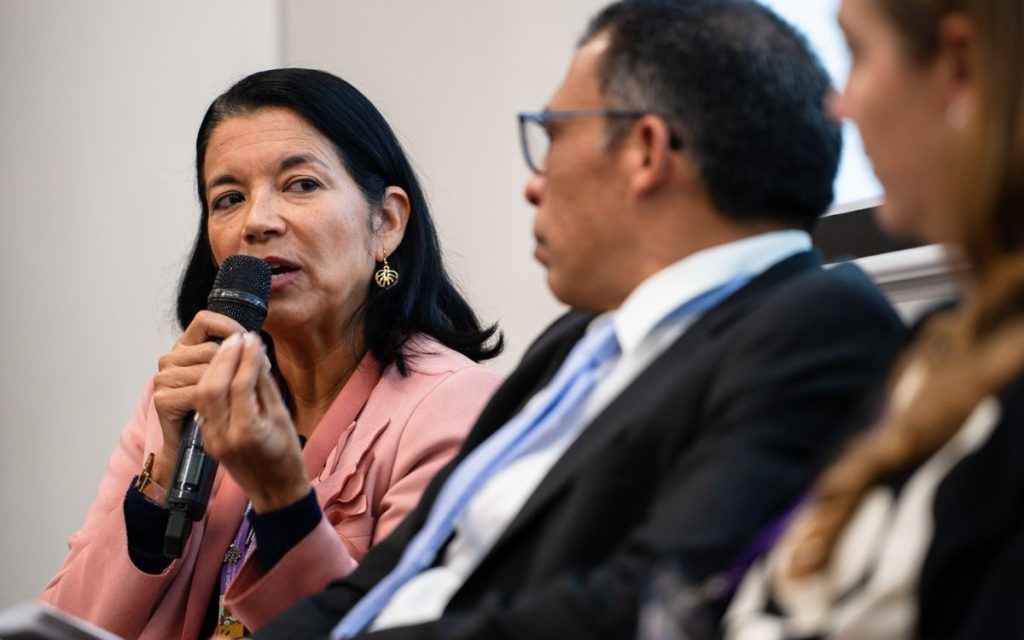El Día Internacional del Orgullo LGBTIQ+, que se conmemora cada 28 de junio, es una fecha que resignifica los procesos de búsqueda liderados por esta población. Por es razón, la UBPD presenta un lineamiento forense que reconoce la identidad vivida como dato técnico.