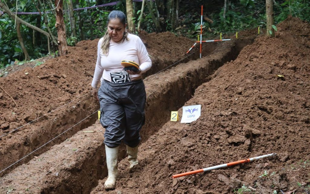 La Unidad de Búsqueda de Personas dadas por Desaparecidas (UBPD) recuperó dos cuerpos que corresponderían a personas desaparecidas en razón y contexto del conflicto armado tras desarrollar misiones humanitarias de prospección con fines de recuperación en distintas zonas de interés para la búsqueda ubicadas en la periferia rural de los municipios de Tumaco y Barbacoas, en Nariño.