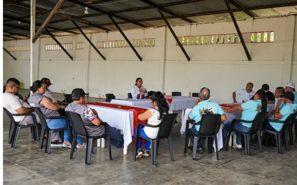 Con el propósito de fortalecer las acciones humanitarias de búsqueda de personas dadas por desaparecidas como consecuencia del conflicto armado y continuar construyendo rutas de trabajo, la Unidad de Búsqueda de Personas dadas por Desaparecidas (UBPD) desarrolló una jornada de diálogo y articulación en el municipio de Valparaíso, en Caquetá, en el marco de la estrategia "Pescando memorias para la búsqueda".