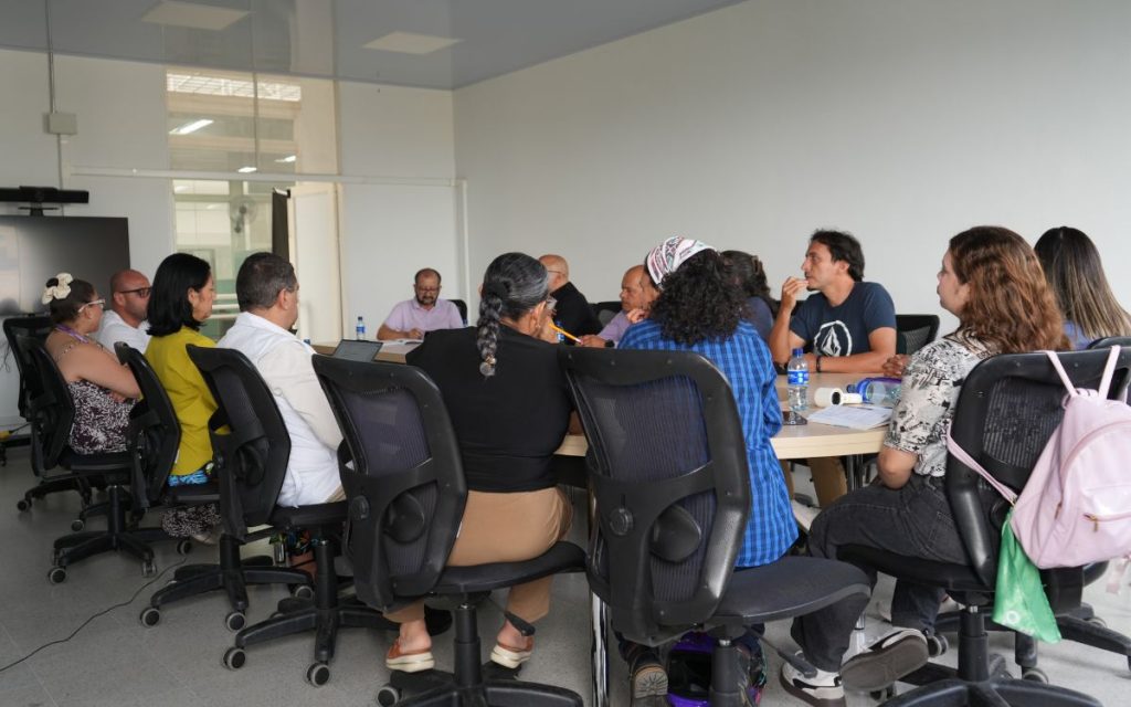 La Unidad de Búsqueda de Personas dadas por Desaparecida (UBPD) anuncia a la opinión pública la apertura de un nuevo equipo satélite en el departamento del Quindío y la adhesión de un nuevo Plan Regional de Búsqueda que agrupa 10 municipios del norte del Valle del Cauca: Alcalá, Ansermanuevo, Argelia, Cartago, El Águila, El Cairo, Obando, Toro, Ulloa y Versalles. A partir de ahora estarán a cargo del equipo de la UBPD en Risaralda. 
