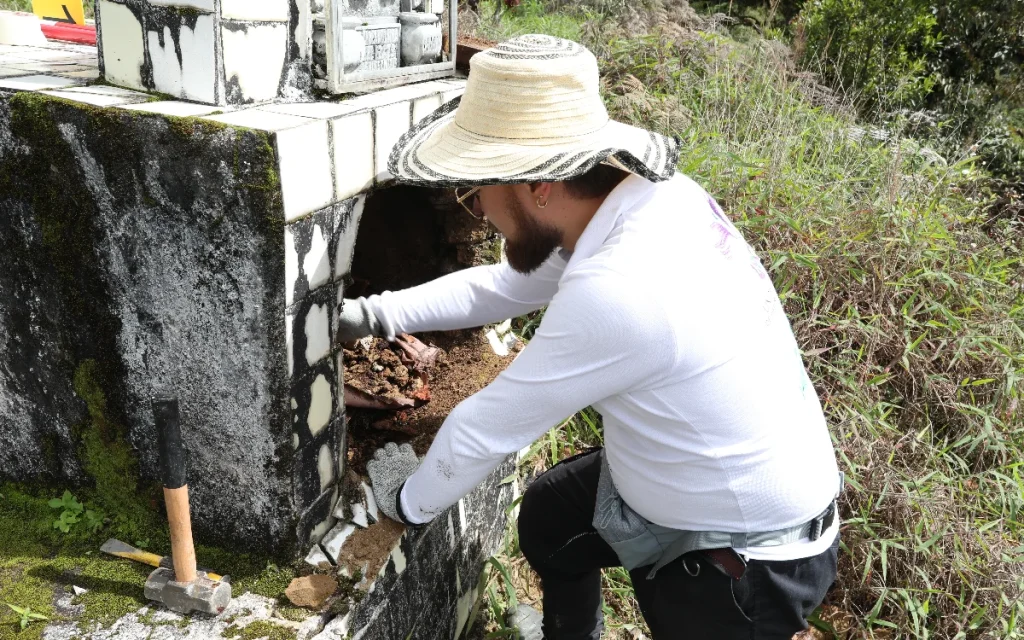 La Unidad de Búsqueda de Personas dadas por Desaparecidas (UBPD) recuperó el cuerpo de una persona que habría desaparecido en medio de las hostilidades registradas en 2003. El hallazgo se realizó en el cementerio veredal de Usazá, ubicado en zona rural del municipio de Labranzagrande, en Boyacá.