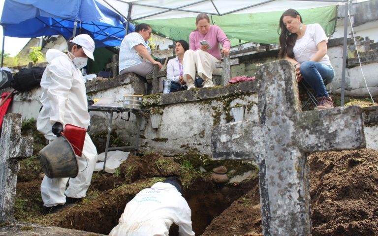 Histórica intervención en el cementerio de Manizales: UBPD recupera cinco cuerpos de víctimas de desaparición