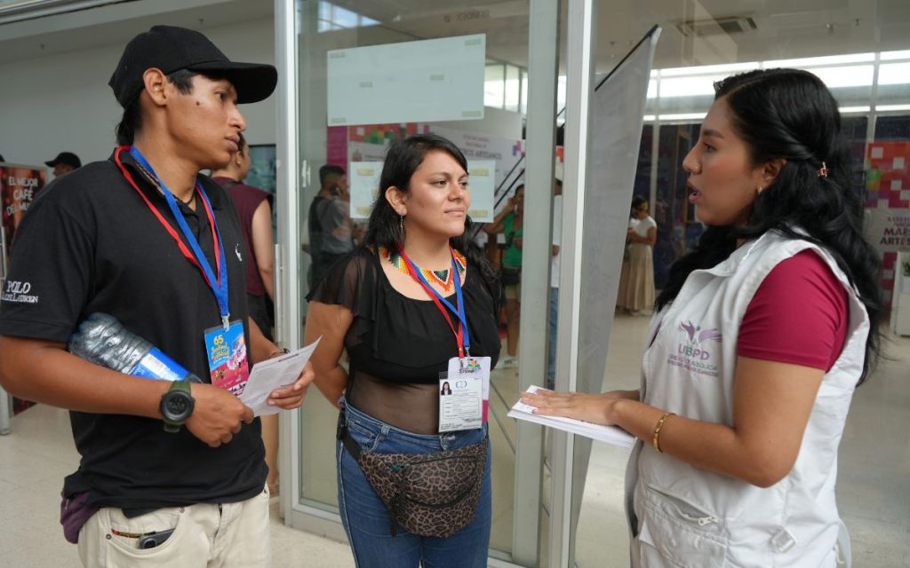 La Unidad de Búsqueda de Personas dadas por Desaparecidas (UBPD) participó en dos escenarios de la programación del 65.º Festival del Bambuco en San Juan y San Pedro, en la ciudad de Neiva (Huila), acercando su misión humanitaria y extrajudicial a cerca de 700 personas, entre habitantes del departamento y visitantes, quienes, en su mayoría, manifestaron no conocer el mandato humanitario y extrajudicial de la entidad.